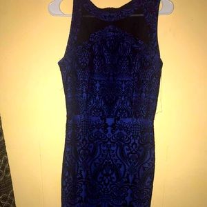 Black and blue sleeveless long dress